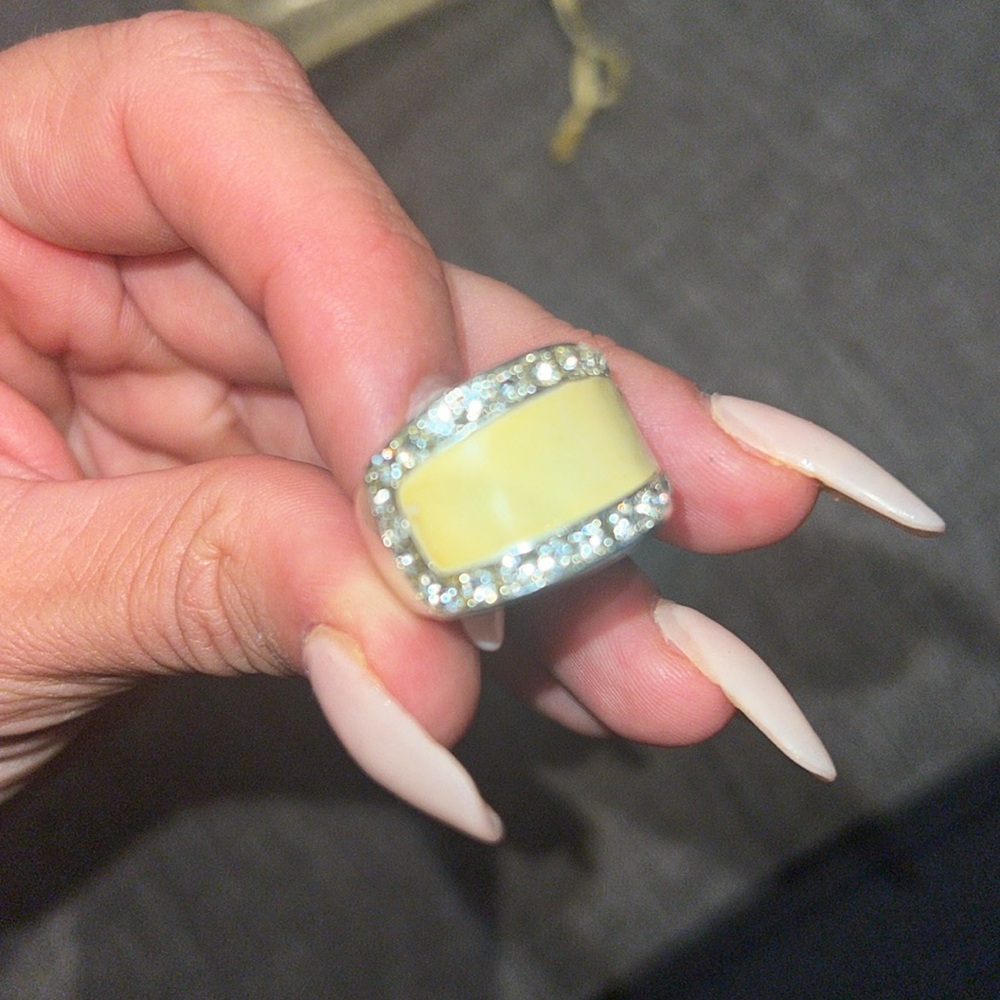 Ring - Picture 5 of 6
